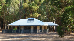 Отель Margaret River Hideaway & Farmstay  Маргарет Ривер